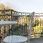 Centenary Cosy - 7 *