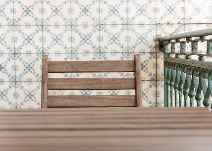 Centenary Cosy - 7 *