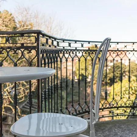 Centenary Cosy - 7 *