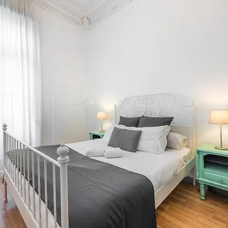 Centenary Cosy - 7 *