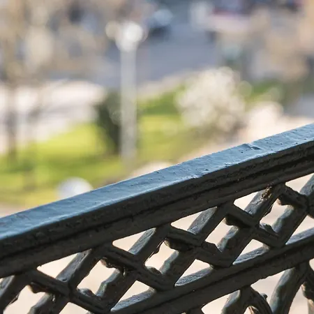 Centenary Cosy - 7 *