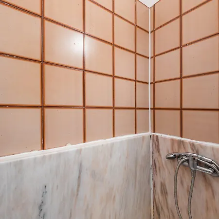 Centenary Cosy - 7 *