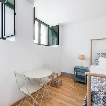 Centenary Cosy - 7 アパート