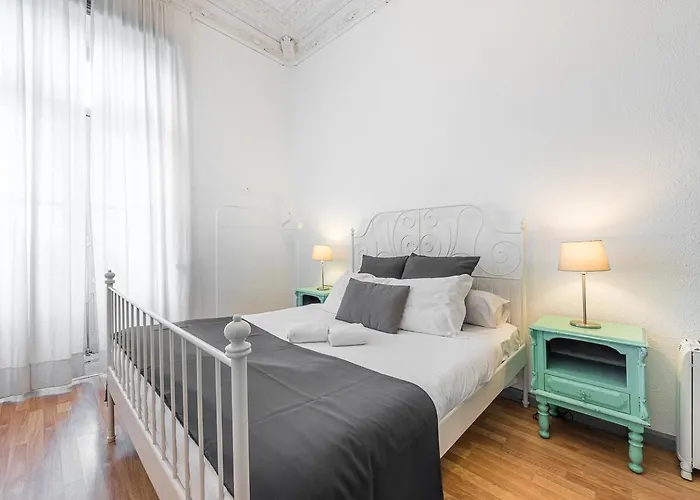 Centenary Cosy - 7 *